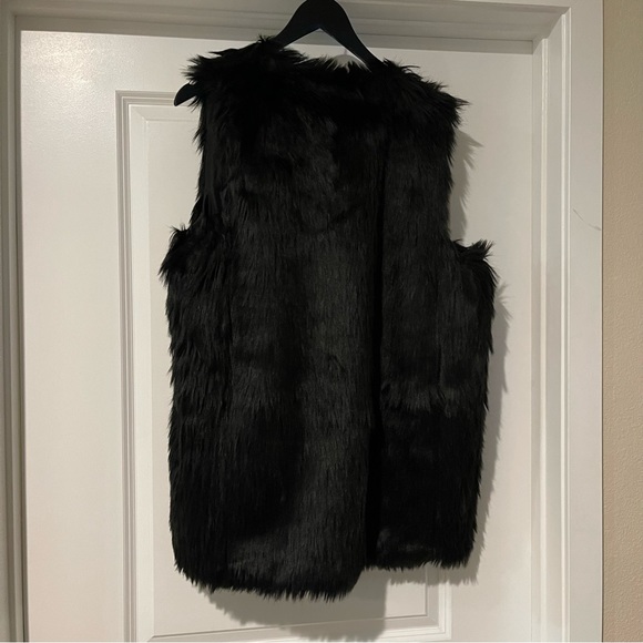 Gianni Bini fur vest - Picture 8 of 8